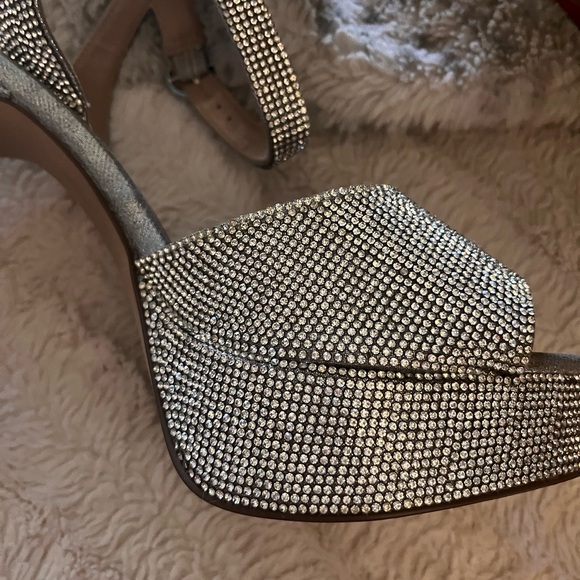 Steve Madden Lightness Rhinestone Platform Heels size 9 NEW - Picture 9 of 10
